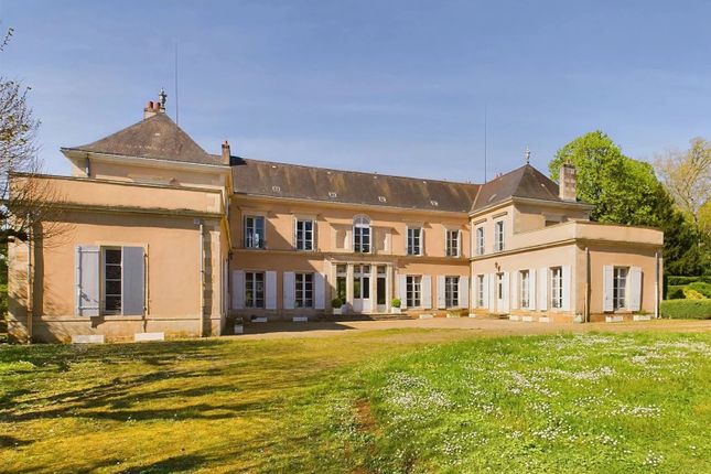 Ch&acirc;teau for sale in Lusignan, Vienne (Poitiers/Chatellerault), Nouvelle-Aquitaine