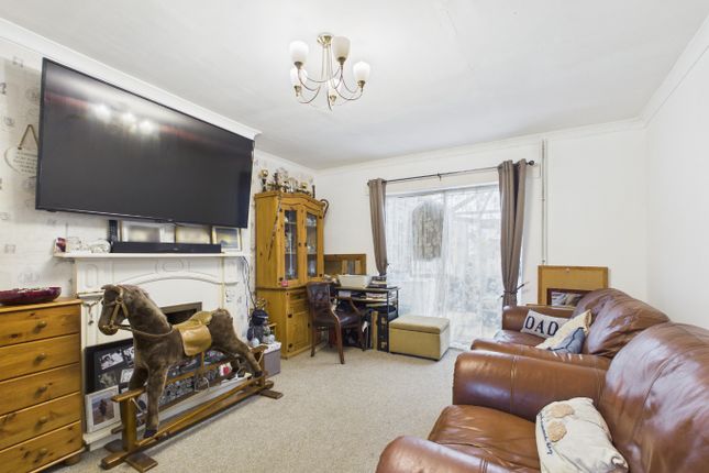 180 Cherry Tree Lane, Beverley, East Riding Of Yorkshire photo 2