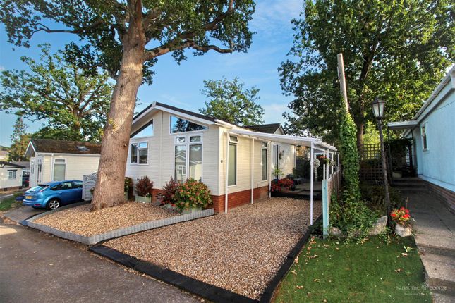 2-bed caravan on 8, Second Avenue, Tilehurst, £195,000