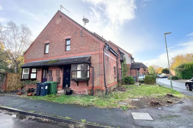 Thumbnail Semi-detached house for sale in Pegasus Close, Hamble, Southampton