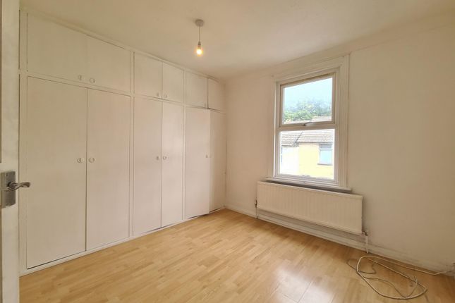 Terraced house to rent in Castle Road, Chatham
