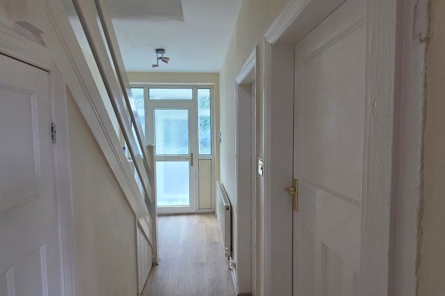 104, Stockport photo 5