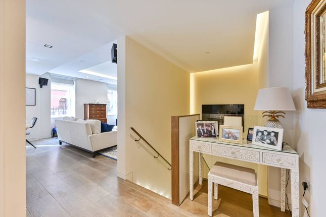 Maisonette for sale in Pearson Square, Fitzrovia, London