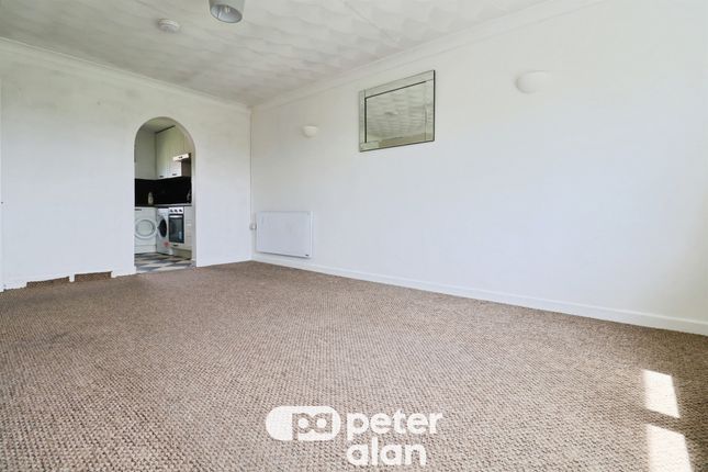 18, Trewartha Court, Cardiff photo 4