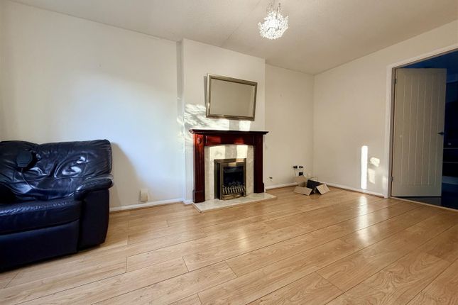 Bracken Close, Leicester photo 3