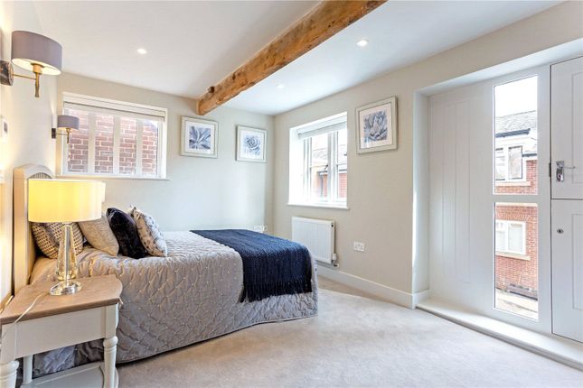 Mews house to rent in The Hundred, Romsey, Hampshire