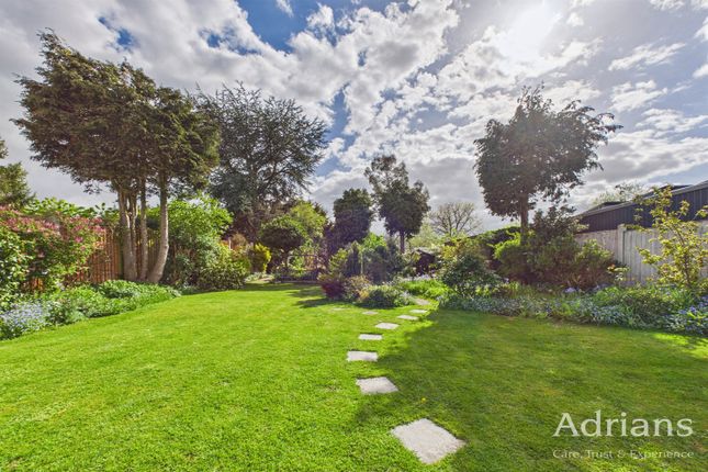 2, Fraser Close, Chelmsford photo 2