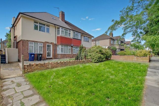 2-bed flat on 4, Carlton Close, Northolt, £350,000