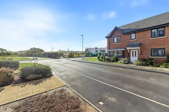 69, Newstead Way, Daventry, NN11 2PJ photo 2