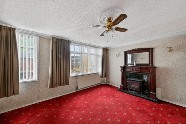 2, Davern Close, London photo 3