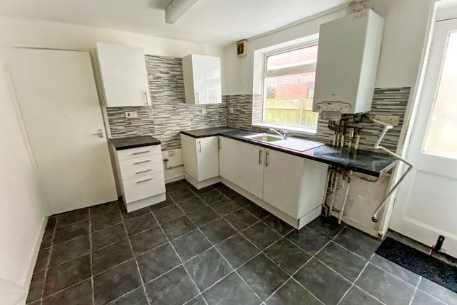 Flat 1, 49 Stourbridge Road, Dudley photo 2