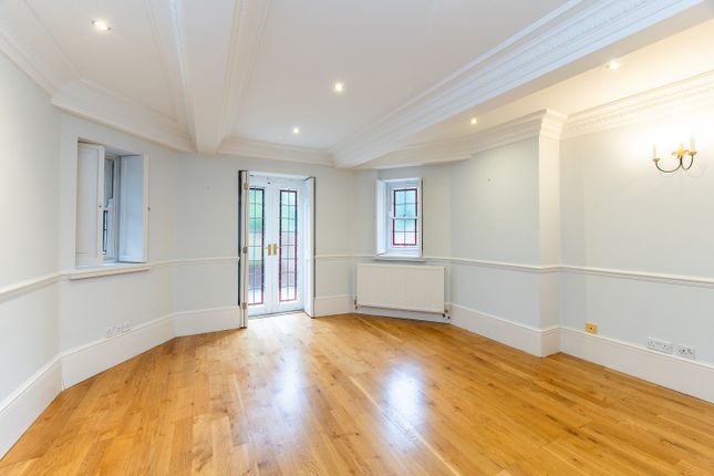 Flat for sale in Park Drive, The Park, Nottingham