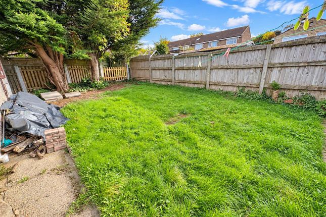 47, Glenrose Drive, Bradford photo 4