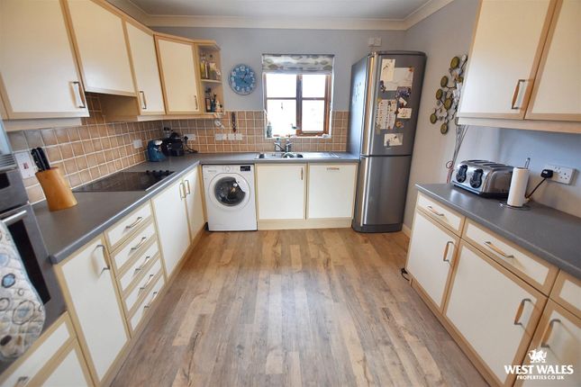 75, Puffin Way, Haverfordwest photo 4