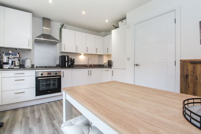 14, Blakes Boulevard, Bedford photo 3