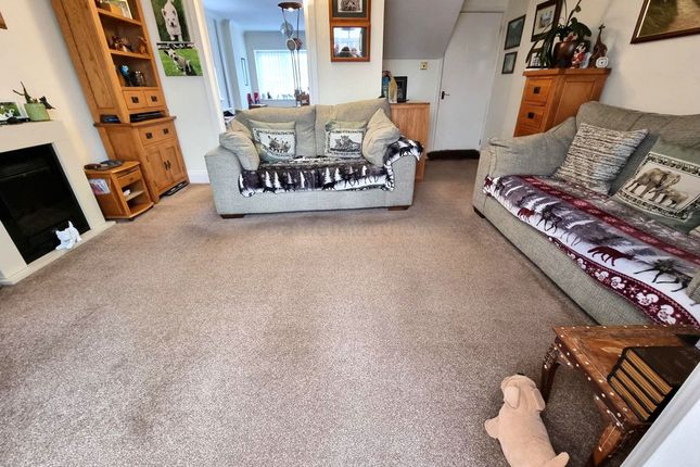 10 Greenacres, Barry photo 2