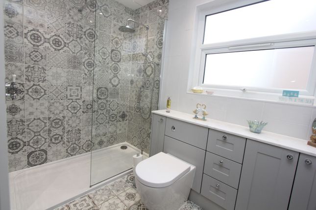 12 Matthew Road, Barry photo 4