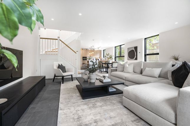Thumbnail Semi-detached house for sale in Moss Hall Grove, North Finchley, London
