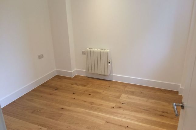 Flat for sale in One Bedroom Flat, Scarbrook Road, Croydon
