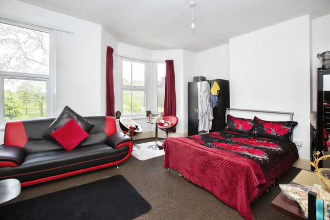 Terraced house for sale in Portway, London