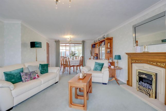 28, Charlotte Avenue, Wickford photo 4