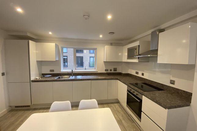 Flat to rent in Craven Street, Salford