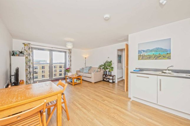 1-bed flat on 40 Fitzgerald House, St. Georges Grove, London, £300,000