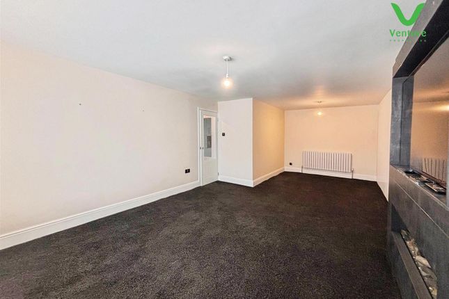 7, Hollowdene, Crook photo 4