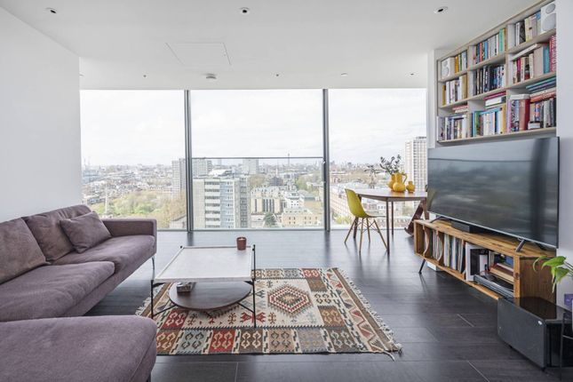 Thumbnail Flat for sale in City Road, Clerkenwell, London