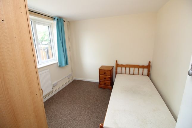 Room To Rent In Selby Court Scunthorpe Dn15 Zoopla
