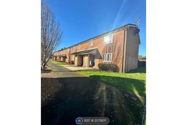 Flat to rent in Brookfield Close, Weston Rhyn, Oswestry