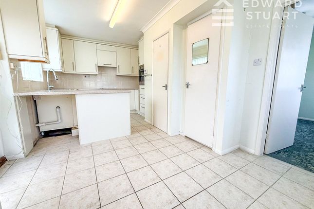 11, Kingfisher Road, Peterborough photo 3