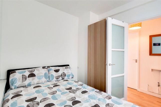 Flat to rent in Donegal Street, Islington, London