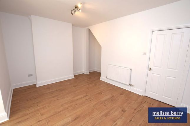 28, Ernest Street, Manchester photo 4