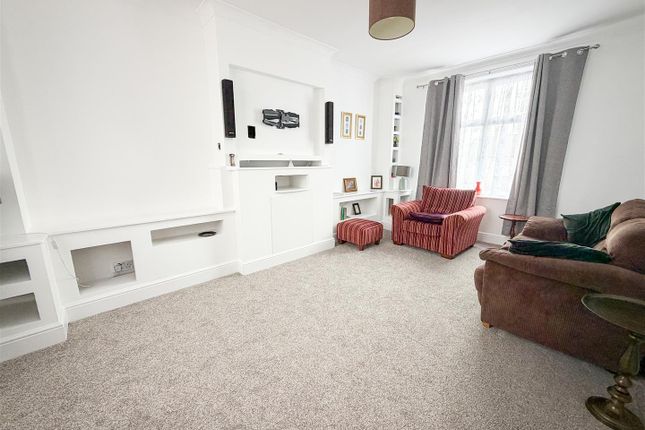 71, Coppins Road, Clacton-On-Sea photo 3