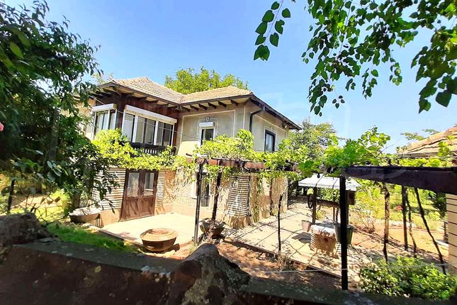 Country house for sale in Property In The Village Of Slavyanovo, Bulgaria