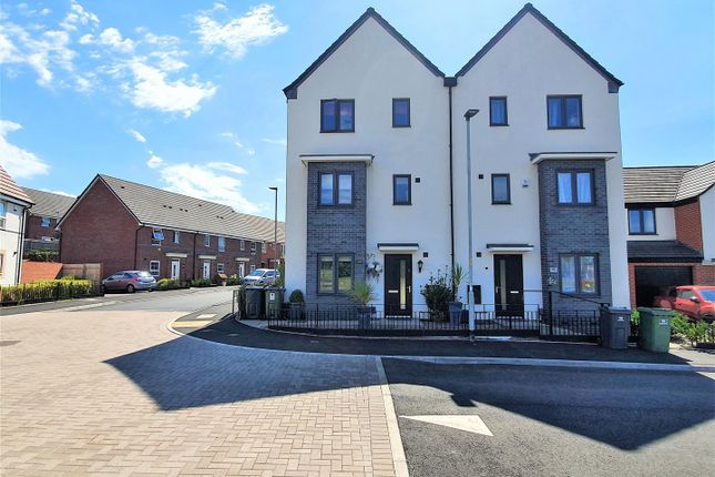 Houses for Sale in Ranger Drive, Wolverhampton WV10 - Ranger Drive