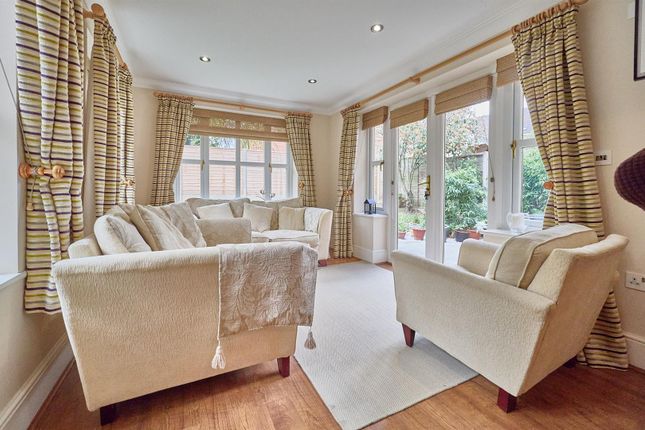 8, De Havilland Way, Hinckley photo 2