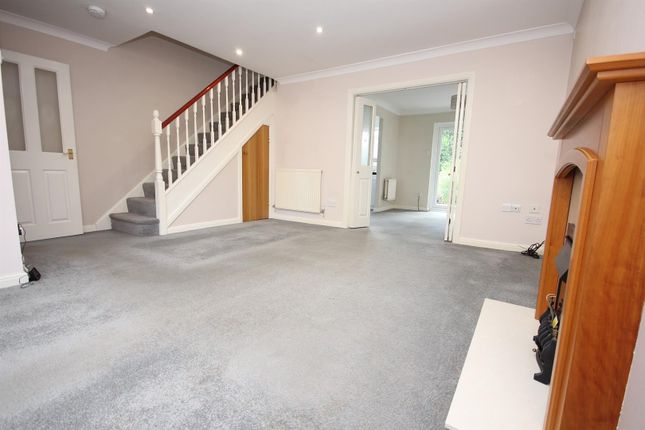 19, Shetland Rise, Fareham photo 4