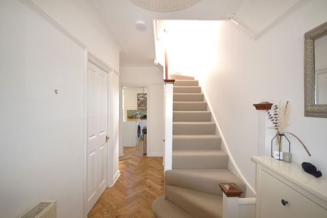 42, Montpelier Rise, Wembley photo 2
