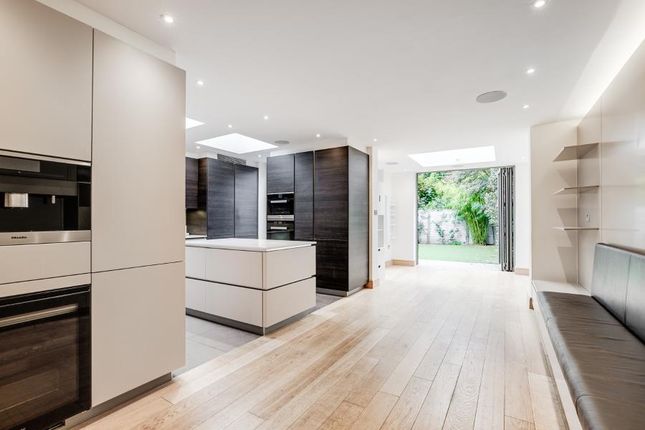 Thumbnail Property to rent in Cromwell Avenue, Highgate