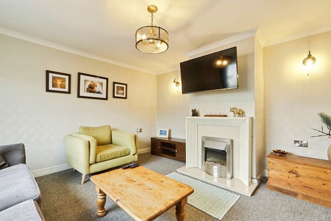 5, Coppice Wood Close, Leeds photo 2