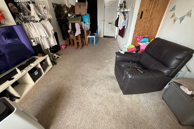 18 Cross Street, Blaenavon, Pontypool photo 3