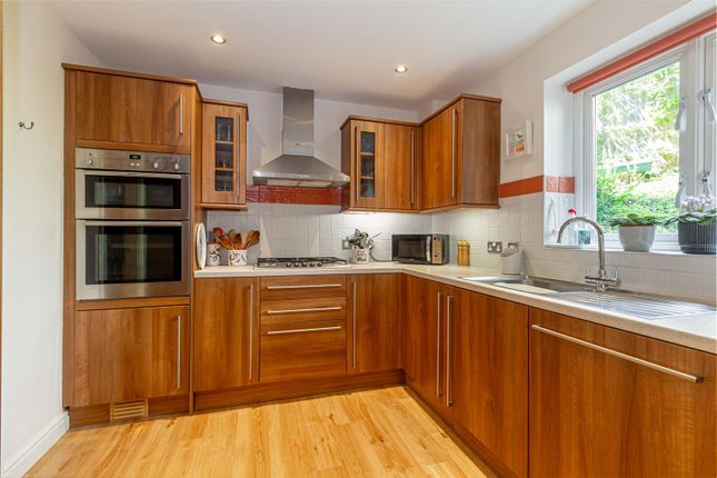 Apt 2 Beacon Court, 20 Albert Park Road, Malvern photo 4