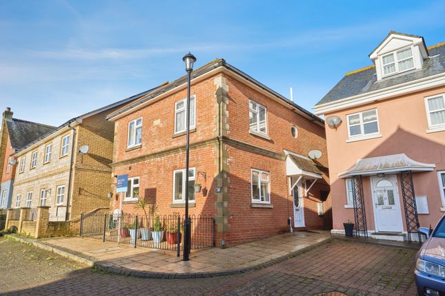 16, Dall Square, Isle of Wight photo 2