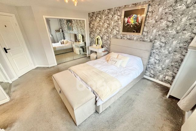 28, Patrickbank Wynd Elderslie, Johnstone photo 4