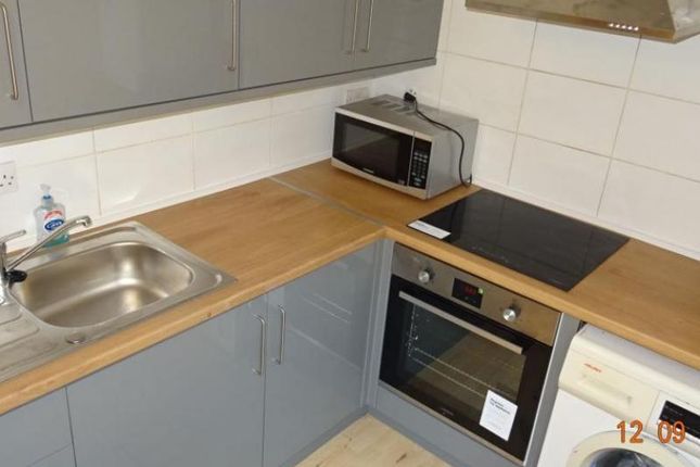 Thumbnail Flat to rent in Woodville Road, Cathays, Cardiff