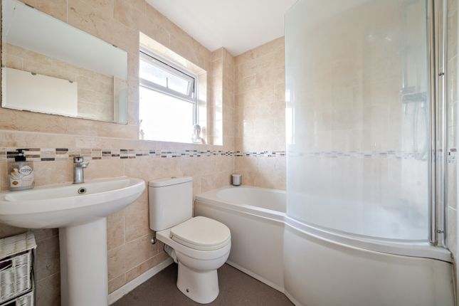 3, Kingfisher Close, Orpington photo 4