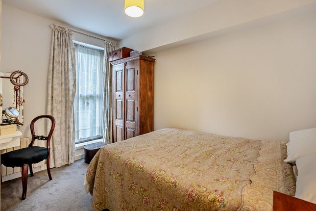 Terraced house for sale in Ferry Street, London