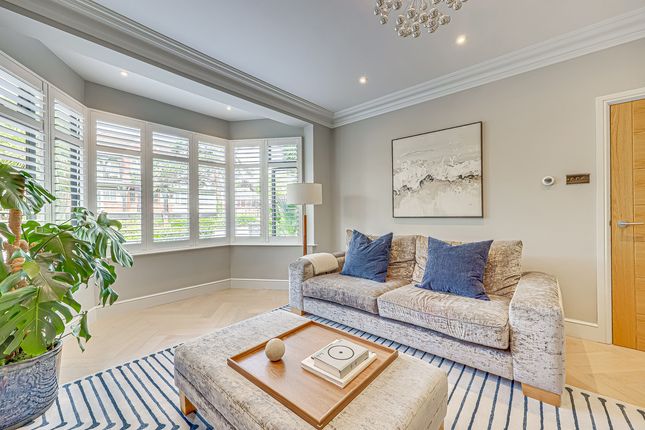 12, The Drive, Westcliff-on-sea photo 4